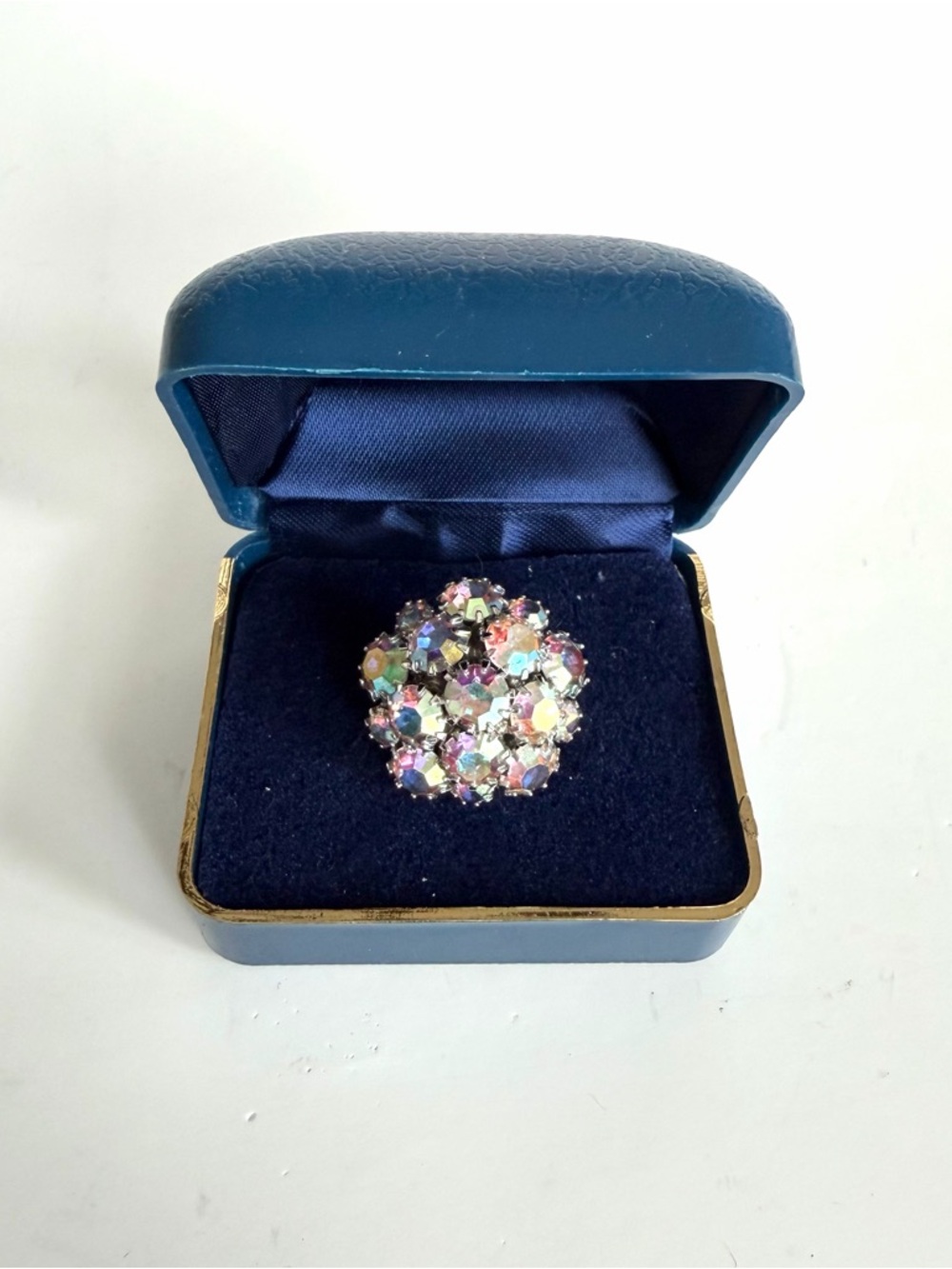 Vintage 1960s Sarah Coventry Aurora Borealis Cocktail Ring Size 6 - Picture 4 of 8